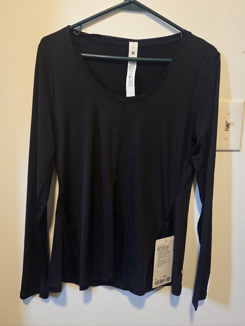 Lululemon Black Long-Sleeve Scoop Neck Women's Top